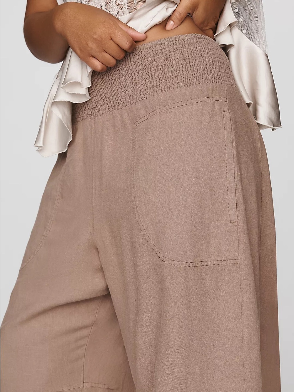 NWT Pilcro The Reese Mid Rise Cropped Barrel Pant/ Mushroom/ L - Picture 4 of 9